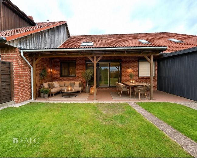 *** Ruhig &amp; naturnah - schönes Reihenmittelhaus mit Terrasse und gepflegtem Garten *** – Beispielbild Terrasse