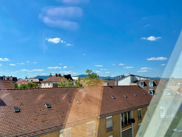 Erstbezug nach Sanierung: 4ZKB in Fußgängerzone, 2,70m Deckenhöhe – Haustechnik komplett neu – Blick Studio Nordwest