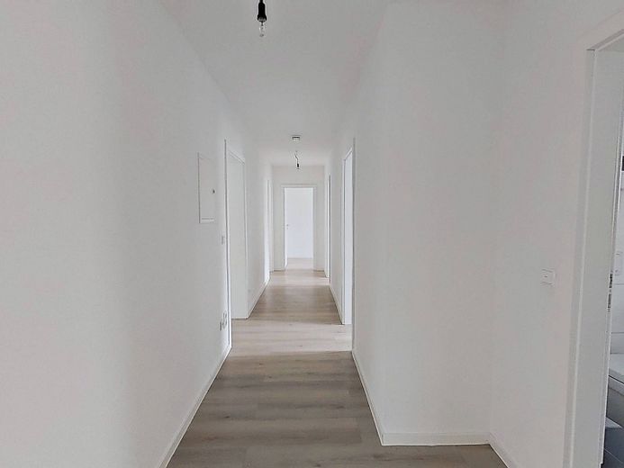 Sanierte 5-Zi-Whg. mit BALKON - perfekt für eine Familie – Flur