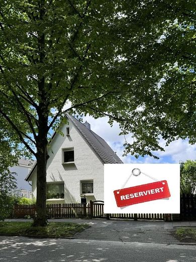 Charmantes Einfamilienhaus mit Potenzial in Bremerhaven-Lehe – Frontansicht