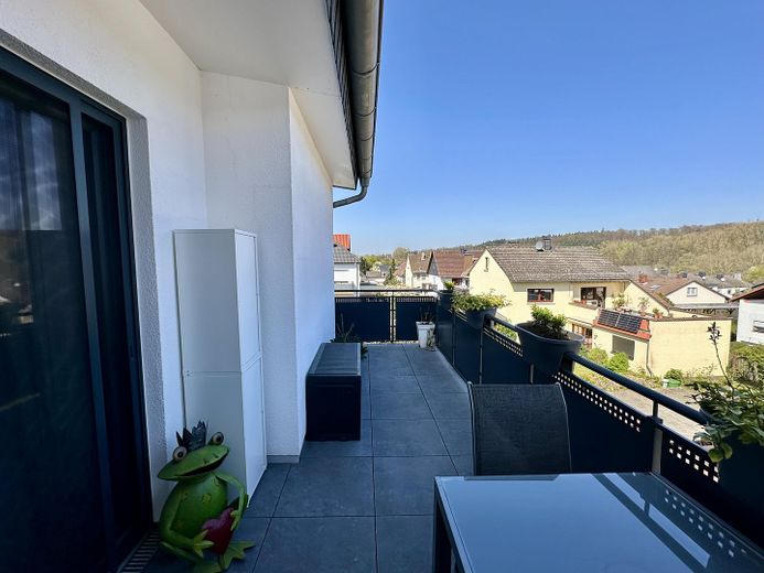 بيع مباشر من المالك – شقة بنتهاوس حالمة مع تراس كبير على السطح – Balkon (Nordseite)