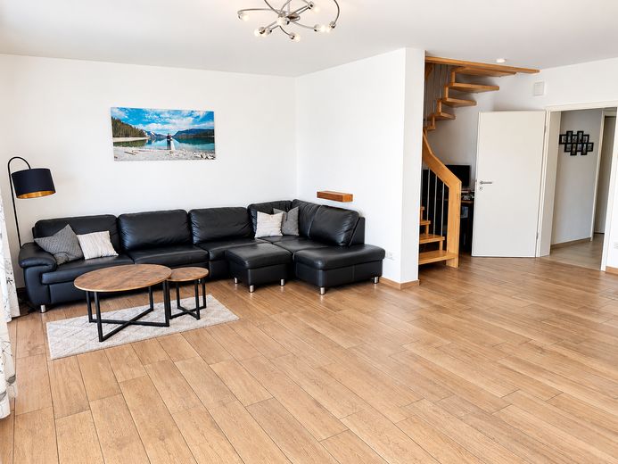 Moderne Doppelhaushälfte in Postau – 137 m² mit Garten, Terrasse & Garage – Foto 7