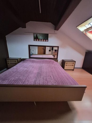 4,5 odalı dubleks daire, 2. üst kat, yeni banyo, sakin konum – Schafzimmer im DG
