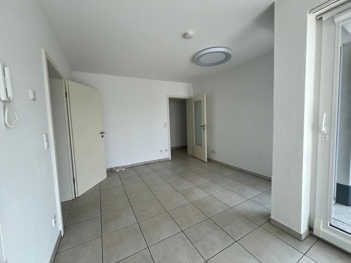Esclusivo appartamento con terrazza, vista incantevole sul verde, ampie vetrate e garage – Foto 13