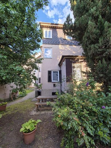 WG-Zimmer 19 m² | möbliert auf Wunsch | Löwenmarkt Stgt-Weilimdorf | 540 € warm – Sitzgelegenheit Garten