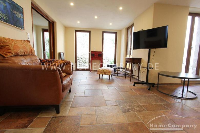 Charmantes, vollmöbliertes 2-Zimmer-Apartment in ruhiger Lage am Teich in Bonn-Oberkassel! – 250a2490bd5f7f5a0c676f49103797a0da4abc1b.jpg
