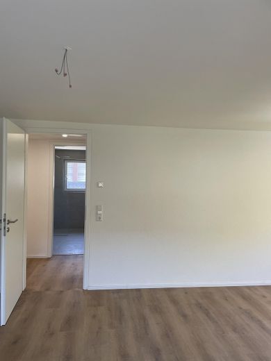 Ludwigsburg-Hoheneck’te ankastre mutfak ve garajlı, modernize edilmiş 2 odalı daire – Foto 11