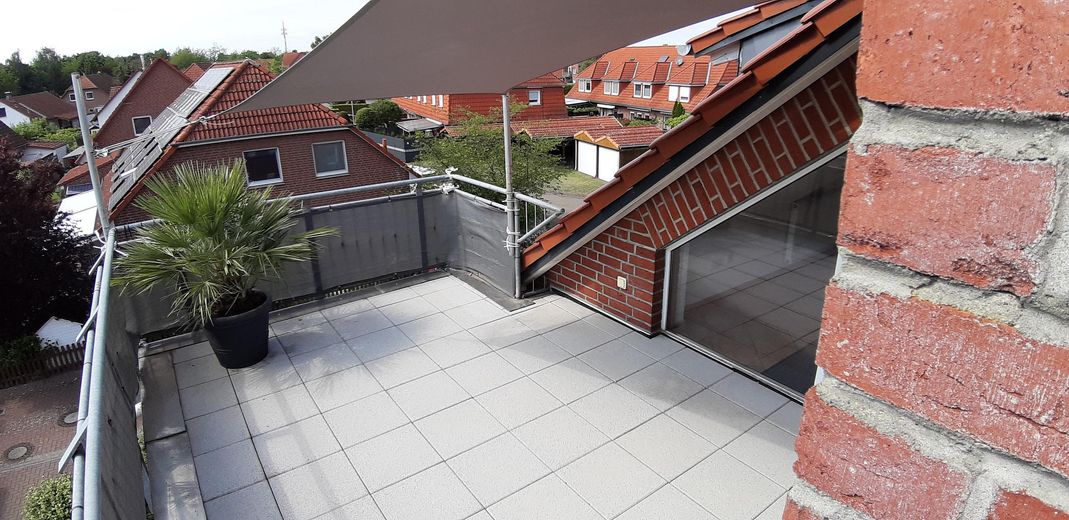 Bellissimo appartamento mansardato di circa 81,00 m² in vendita a Wunstorf / Luthe – Süd-West-Balkon
