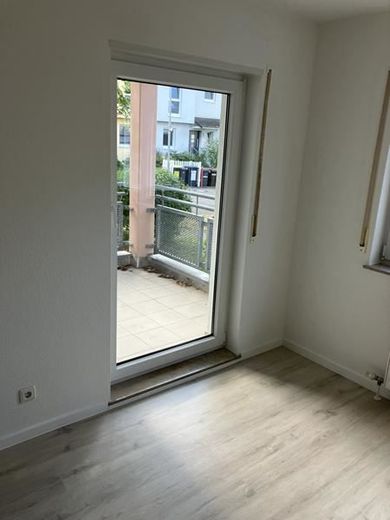 Gemütliche 3-Zimmer mit Tiefgarage, 2xBalkon, Wannenbad mit Fenster und Lam. in sehr guter Lage! – Musterfoto Nachbarwohnung