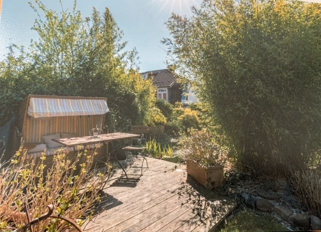 kleine Terrasse hinten