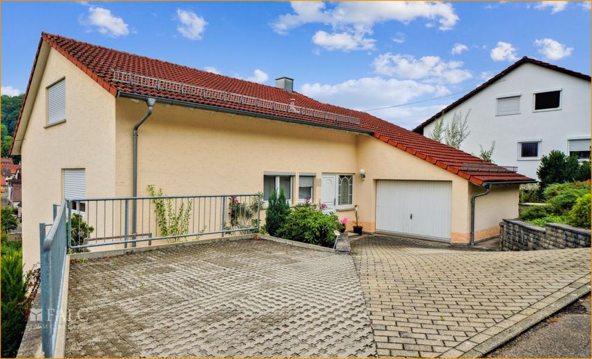 Stellplätze am Haus