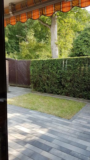 Maison mitoyenne de bout bien entretenue à Fleestedt directement au Höpen – Terrasse