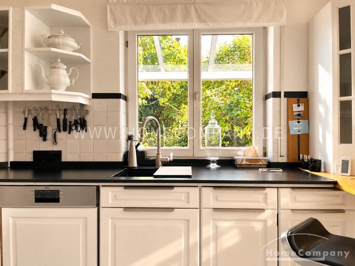 Voll möbliertes 6-Zimmer-Haus mit schönem Garten – b6fb0977cf183041cd7a15f8b53160f52f66a936.jpg