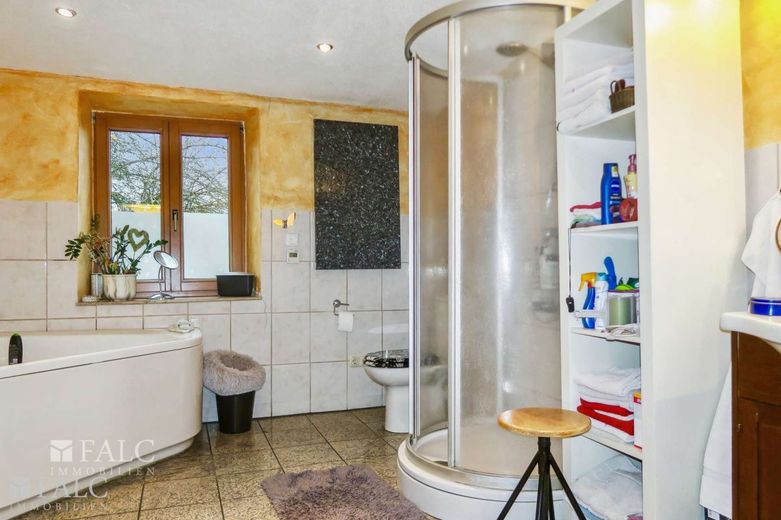 Badezimmer 1 von 3