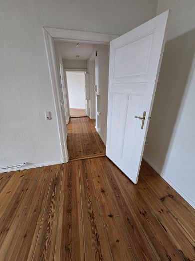 Von Privat 2-Zi Altbauwohnung, Nähe Schloßstraße, vermietet – Flur 2