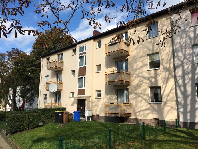 Modernisierte Wohnung mit 2,5 Zimmern, Balkon und Garten (Unterstr. 72) – Haus Außenansicht