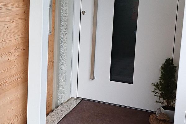 Casa a schiera centrale di alta qualità con 6,5 locali, impianto fotovoltaico e molti dettagli speciali