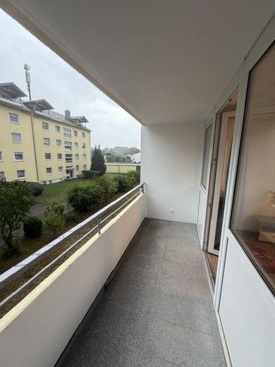 Luminoso appartamento di 3 locali con cucina e bagno a Oberhaunstadt – Ausblick