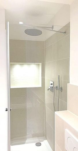 Exklusive 2,5 Zimmer-Wohnung "Wohnen am Schlosspark Nymphenburg" – Bad