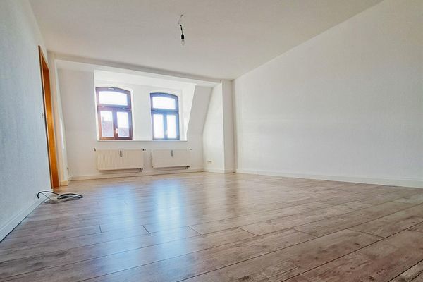 विशेष ऑफ़र मूल्य - Südstadt में बालकनी वाली आरामदायक 3-कमरों की आवासीय इकाई