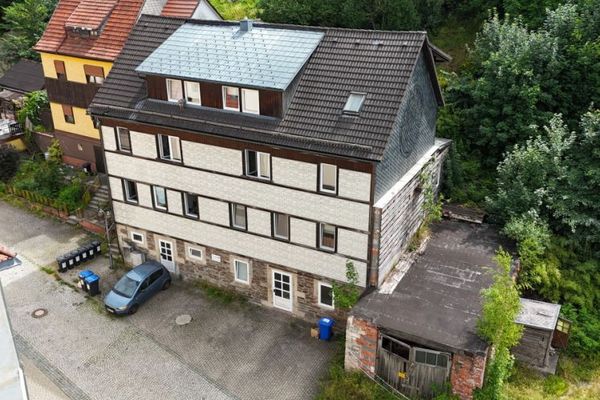 Exzellente Kapitalanlage mit Historie und stabiler Rendite: Vollvermietetes Mehrfamilienhaus in 96528 Frankenblick-Rauenstein!