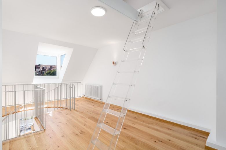 RARITÀ AL LEHEL | Maisonette modernizzata con vista sul verde e posto auto in garage sotterraneo – senza provvigione – Wohnbereich 5. OG
