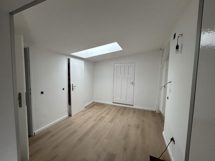Schlutuper Kirchstraße, Beste Lage, weitläufige Wohnung mit Charme – Foto 8
