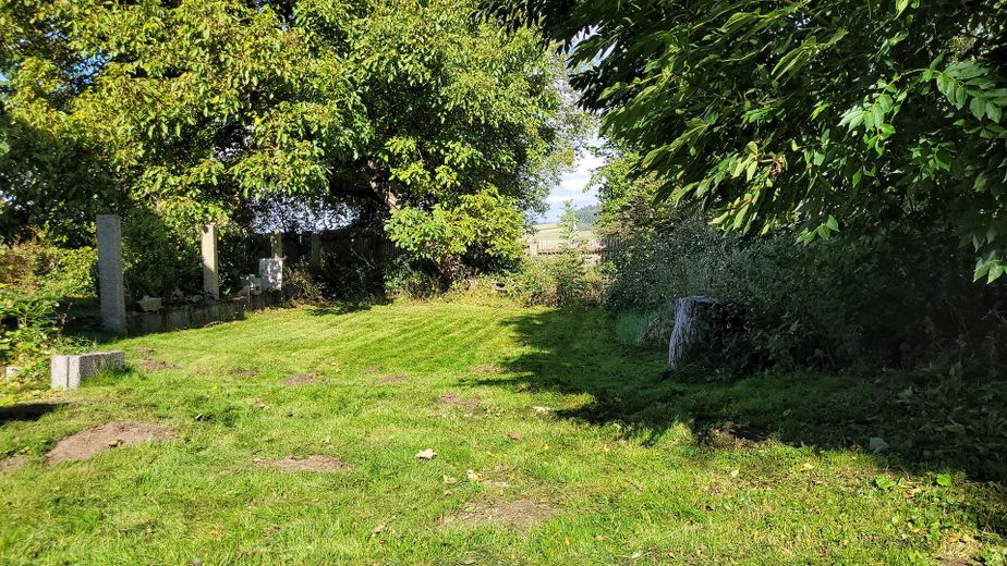 Landhaus, vielseitig nutzbar, 380 qm Wohn- und Nutzfläche,  für große Familien oder Gruppen – Gartenansicht