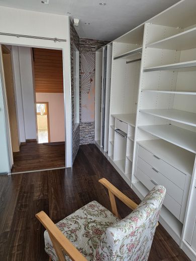 Атмосфера будинку замість квартири 108,5 м² комфорту для життя з каміном 2 балконами та сучасною кухнею в Solingen-Wald – Фотографія 36