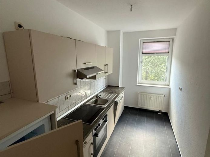 Großzügige 2-Zimmer mit EBK, Laminat, Wannenbad, SP und Balkon in ruhiger Lage! – Foto 1