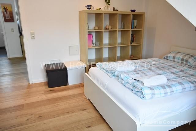 Zentrum, Modern möblierte DG-Wohnung mit Dachterrasse und offener Küche in zentraler aber ruhiger Lage – 6c57c0ba163094988292147dfdfbf0fe74aef6c3.jpg