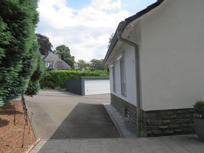 Exklusives Wohnen in allerbester Wohnlage – 3 Stellplätze