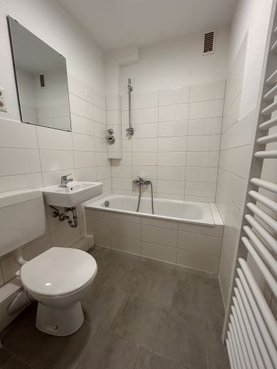 Appartement de 2 pièces à Essen-Rüttenscheid – emplacement idéal, cuisine incluse – Bad