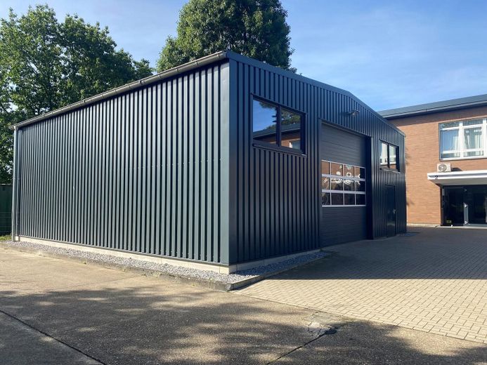 Selbstgenutzt oder vermietet - Gewerbeimmobilie in Coesfeld – Ausreichende Lagerkapazität