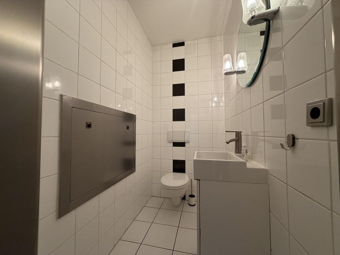 +++RESERVIERT+++ Maisonette-Wohnung mit großem Sonnenbalkon inkl. Tiefgarage in Oberhausen-Alsfeld – Gäste WC
