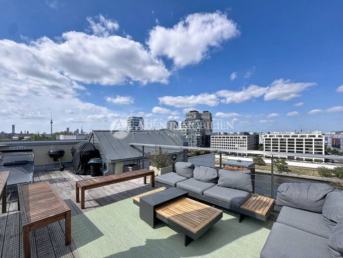 Arbeiten mit Ausblick – Moderne Büro- und Praxisfläche mit Dachterrasse – Foto 1