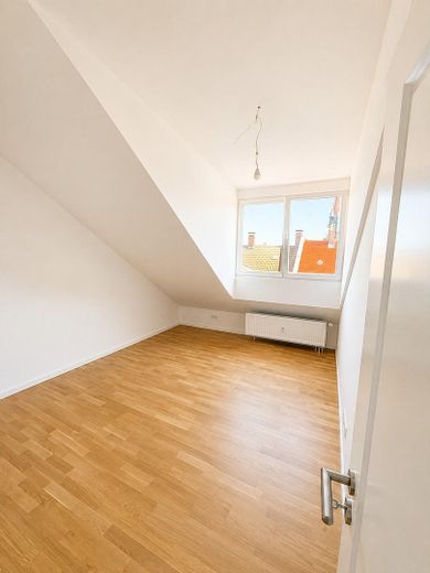 Appartamento mansardato al primo ingresso con splendida terrazza sul tetto – Schlafzimmer