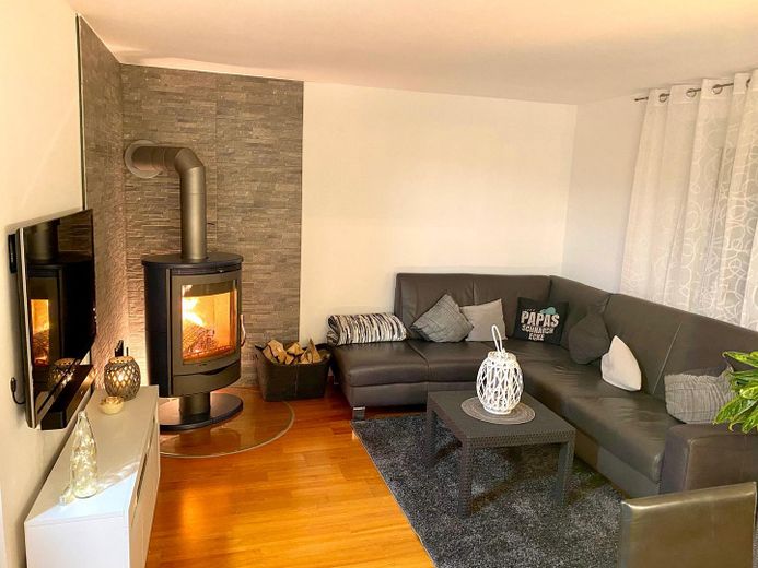 Einfamilienhaus mit Einliegerwohnung in Gerlenhofen – Erdgeschoss Wohnzimmer