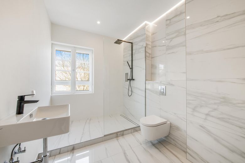 attraktive 2 Zimmer Wohnung Erstbezug - provisionsfrei – Bad mit Dusche