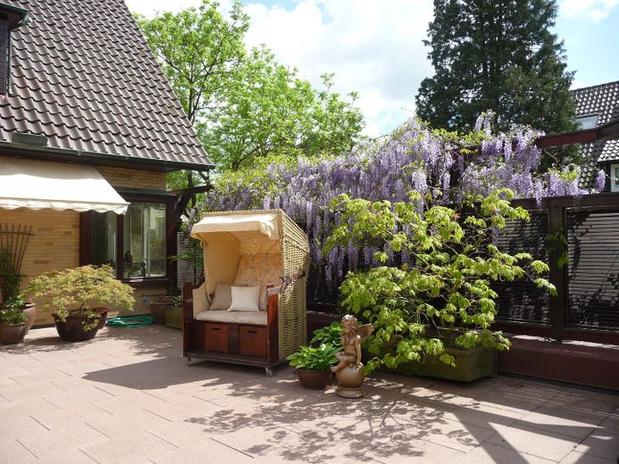 In vendita casa di alta qualità, molto ben curata, con fascino e due unità abitative – Große Terrasse
