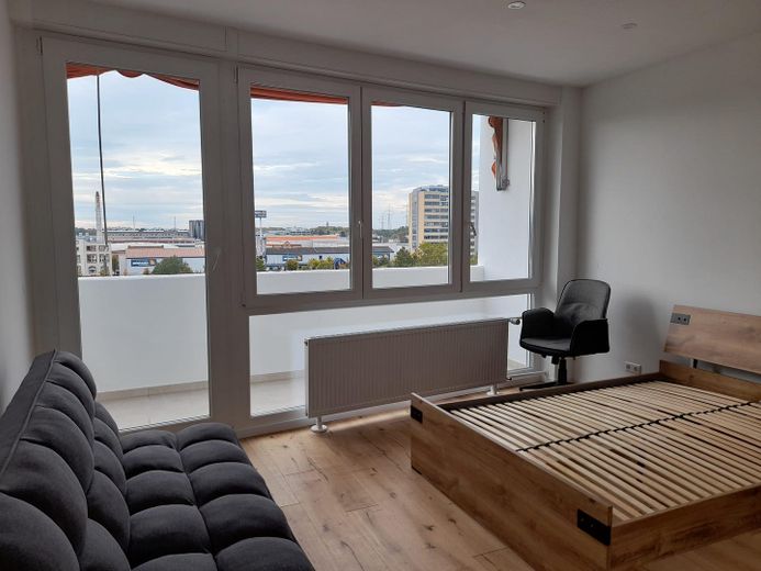 ++TOP renovierte 4 ZKB++großer Südbalkon++2 Bäder++Küche++möbliert – Foto 12