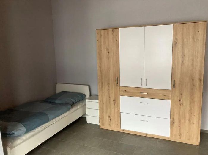 Moderne 1ZM Wohnung *MIT KLIMAANLAGE* in zentraler Lage in Hattersheim – Wohn-/ Schlafraum