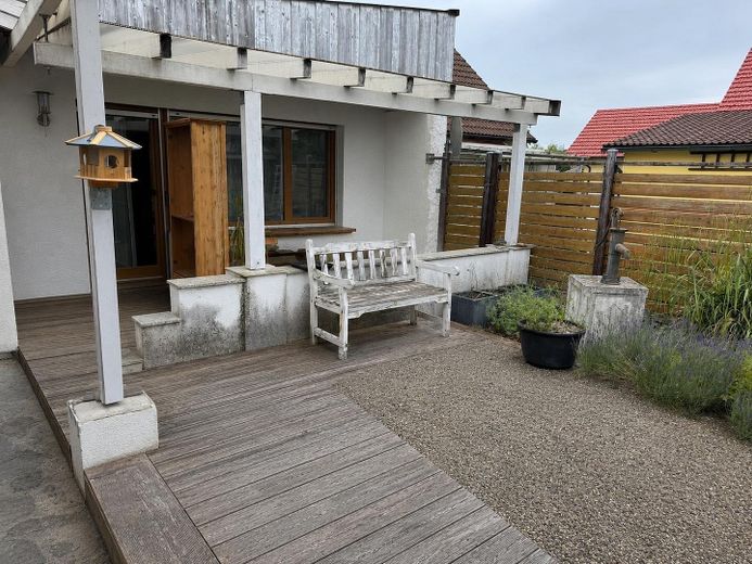 DHH+Bungalow zu Vermieten – Terrasse