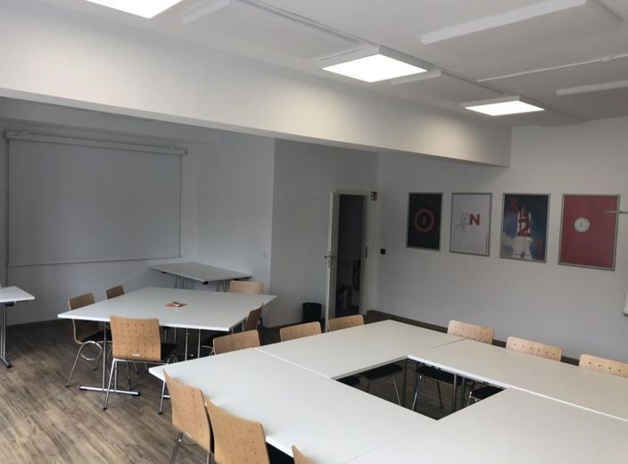 ca. 200qm Repräsentatives Büro oder Praxisfläche im EG mit Parkplätzen vor der Tür – Schulungsraum, Bürofläche