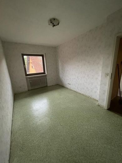 Anwesen mit Einfamilienhaus inkl. ELW & zweitem Wohnhaus, Garagen, Carport, Scheune & Werkstatt – Foto 13