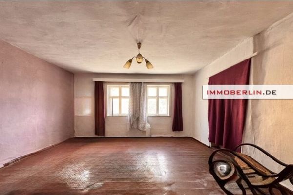 IMMOBERLIN.DE - Occasione di ristrutturazione! Casa storica con annessi