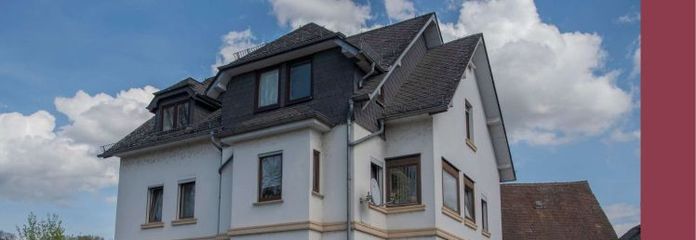 MFH mit 4 Wohnungen und Scheune/Nebengebäude mit separater Gewerbeeinheit. Käuferprovisionsfrei!