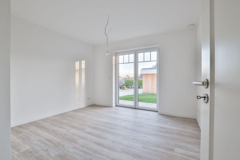 Neubau-Doppelhäuser in Scharbeutz-Klingberg – Traumlage am See, nur wenige Minuten zur Ostsee! – Gästezimmer / Büro