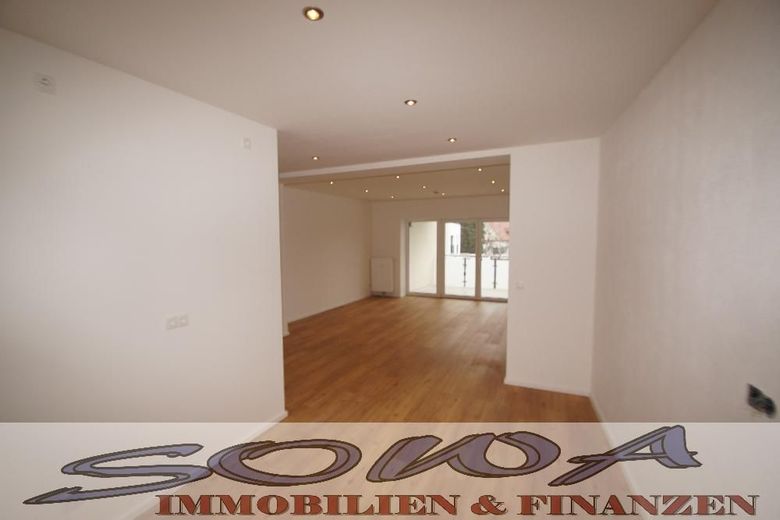 Zentrumsnahe großzügige, gut geschnittene 3 Zimmer Wohnung mit 2 Balkonen und Aufzug im Haus in einer guten Lage in Neuburg - Ein Objekt von Ihrem Immobilienpartner SOWA Immobilien und Finanzen – Bild 2