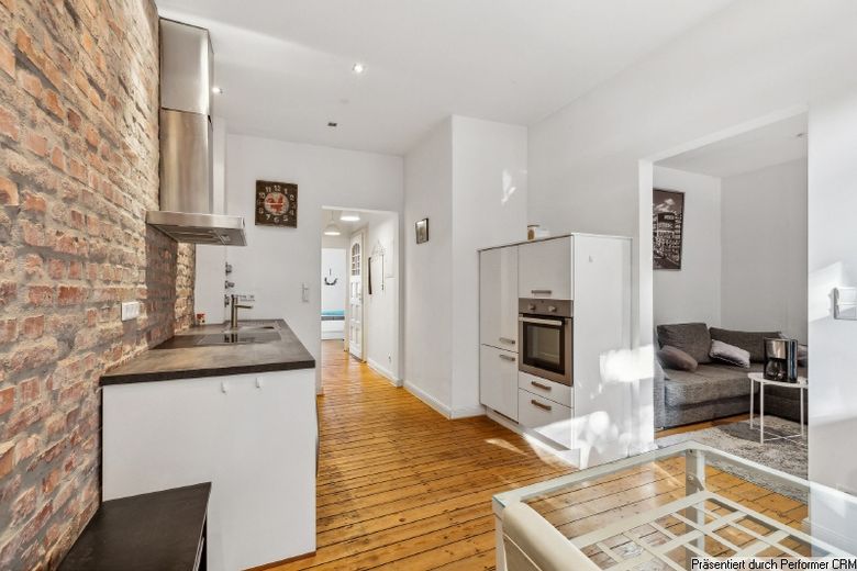Sehr schöne Altbauwohnung mit Terrasse zum Hof, Dielenboden und geschmackvoller Möblierung, Internetzugang – a94bb20b378305cb48eef6fdbd4c03e0135d315c.jpg